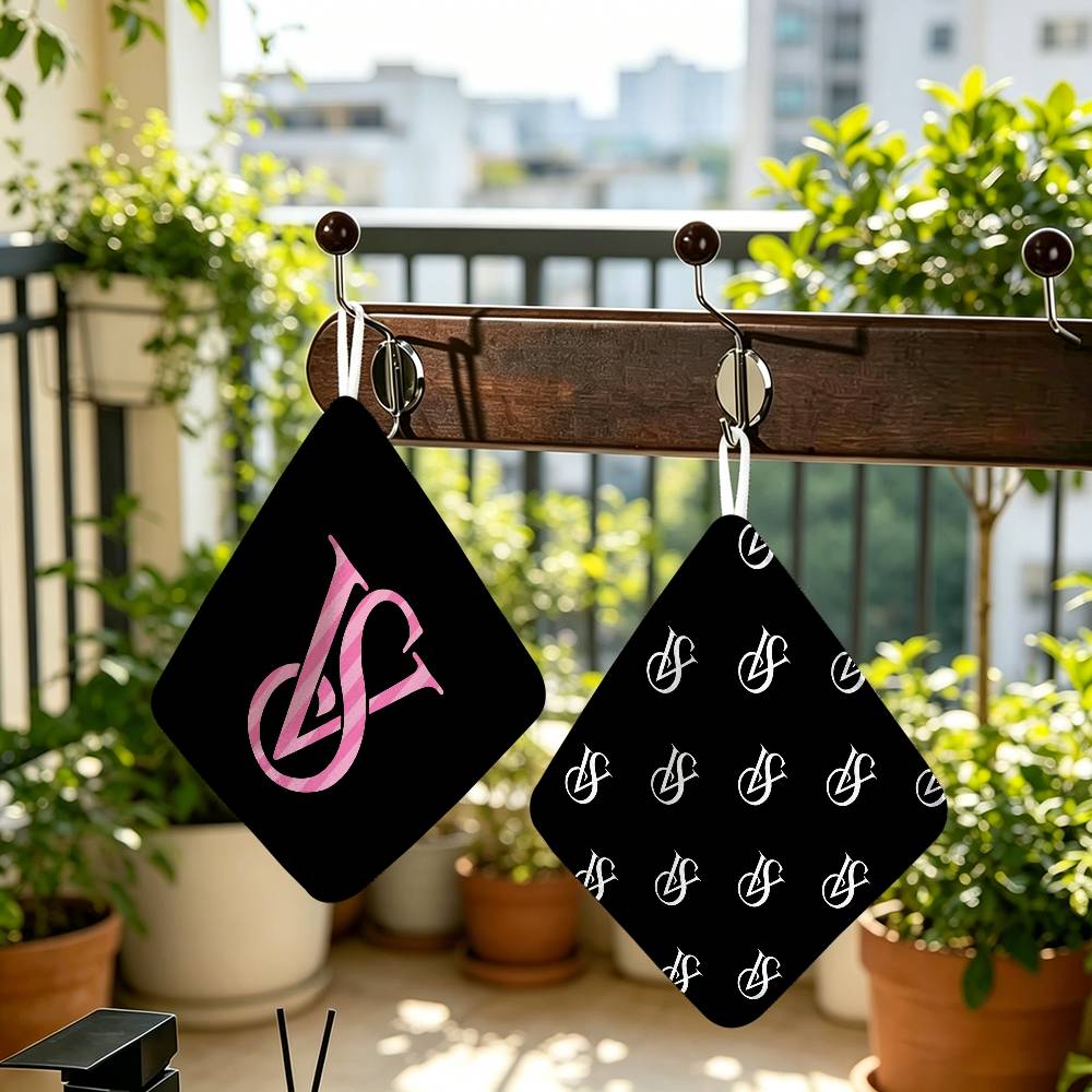 Beauty Makeup Louis Vuitton - logo Hanging Style Hand Wiping Towel