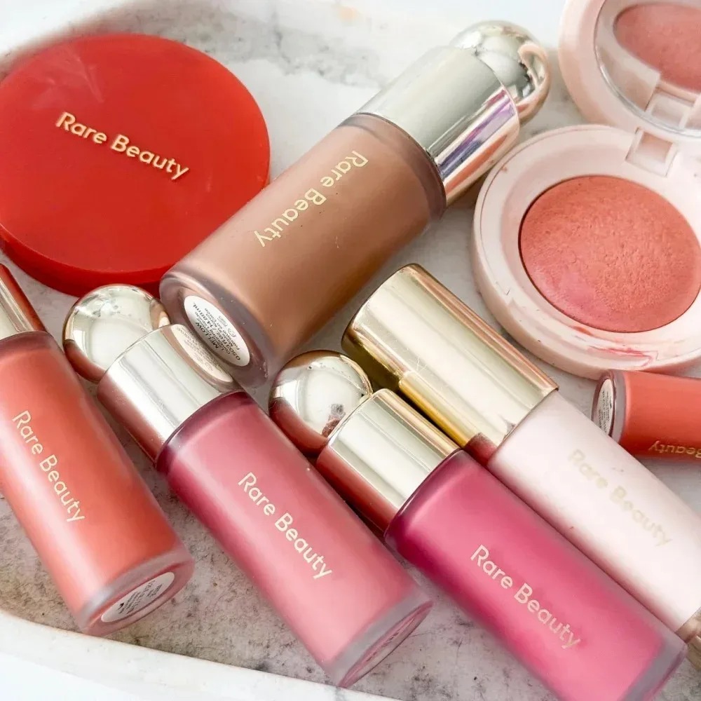 Rare Beauty Lip Gloss Liquid B - огляд і ціна Beauty Makeup Look